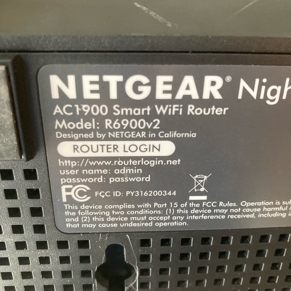 Netgear night hawk ac1900 smart Wi-Fi router model R6900 v2 - Picture 3 of 5